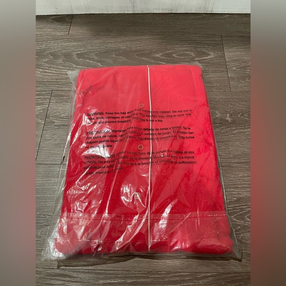 Fruit of the Loom Men's Flannel Top and Bottom Pajama Set - Picture 2 of 5